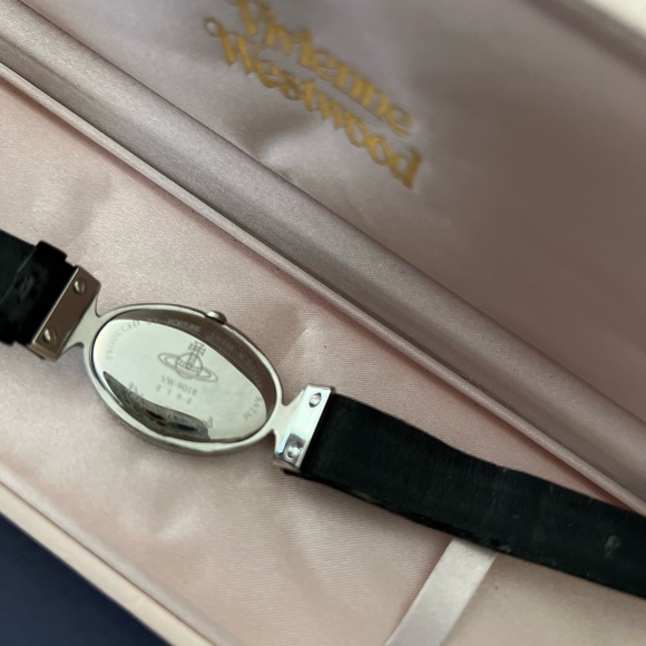 Vivianne Westwood wallet and watch - Picture 8 of 15